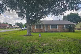 120 Ronald Ave, Bay City, TX 77414 - Photo 1
