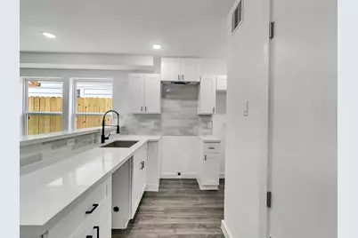 6742 Madrid Street #A, Houston, TX 77021 - Photo 9