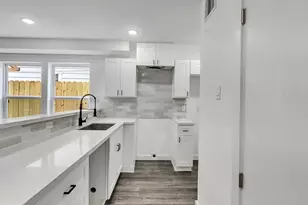 6742 Madrid St, Houston, TX 77021 - Photo 9