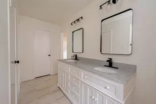 934 Goldfinch Ave, Sugar Land, TX 77478 - Photo 11