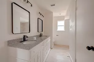 934 Goldfinch Ave, Sugar Land, TX 77478 - Photo 9