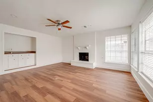 934 Goldfinch Ave, Sugar Land, TX 77478 - Photo 15