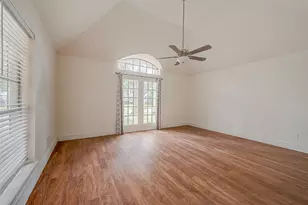 934 Goldfinch Ave, Sugar Land, TX 77478 - Photo 7