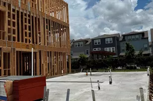 16018 Hayes Pk Dr, Houston, TX 77079 - Photo 5