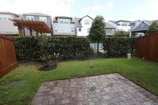 16018 Hayes Pk Dr, Houston, TX 77079 - Photo 3