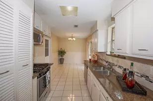 503 Brendon Park Ln, Friendswood, TX 77546 - Photo 11