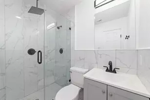 802 E 33rd St, Houston, TX 77022 - Photo 7