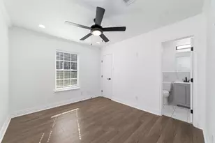 802 E 33rd St, Houston, TX 77022 - Photo 5