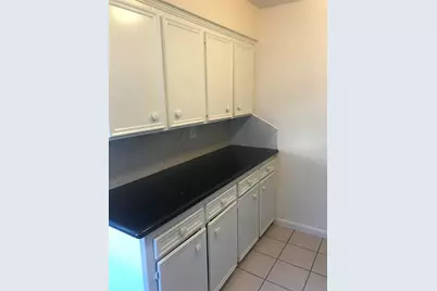 8646 Maplecrest Drive, Houston, TX 77099 - Photo 7