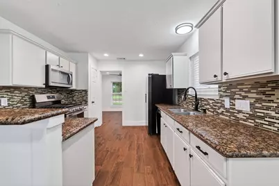 2018 Village Court Lane, Rosenberg, TX 77471 - Photo 17