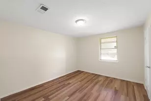 515 Lloyd Ln, Baytown, TX 77521 - Photo 17