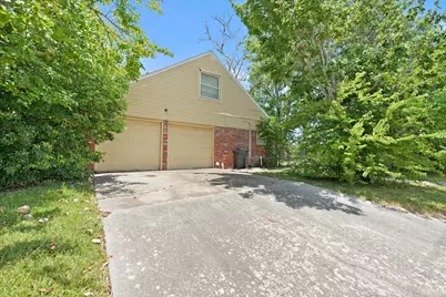 515 Lloyd Lane, Baytown, TX 77521 - Photo 3