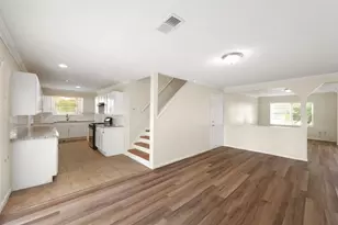 515 Lloyd Ln, Baytown, TX 77521 - Photo 7