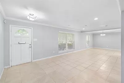 6002 McKnight Street, Houston, TX 77035 - Photo 5