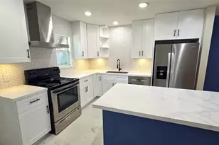 4018 Woodfox St, Houston, TX 77025 - Photo 9