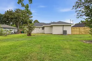 910 Evonne St, Houston, TX 77017 - Photo 33