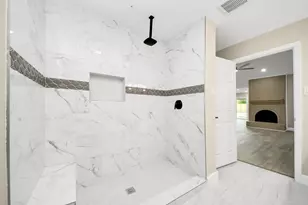 4703 Quail Hollow Dr, Baytown, TX 77521 - Photo 9