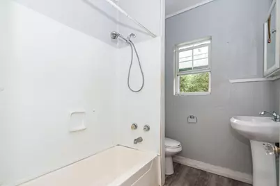 713 W Willis Street, Alvin, TX 77511 - Photo 9