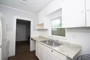 713 W Willis St, Alvin, TX 77511 - Photo 11