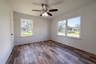 118 S Ringgold St, West Columbia, TX 77486 - Photo 11