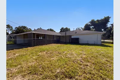 118 N Ringgold Street, West Columbia, TX 77486 - Photo 5