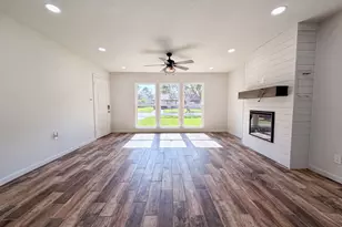 118 S Ringgold St, West Columbia, TX 77486 - Photo 3