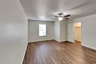 16778 Fallen Timbers Dr, Conroe, TX 77385 - Photo 9