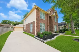 1123 Glendale Dr, Sugar Land, TX 77479 - Photo 3