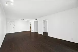 7575 Katy Fwy, Houston, TX 77024 - Photo 3