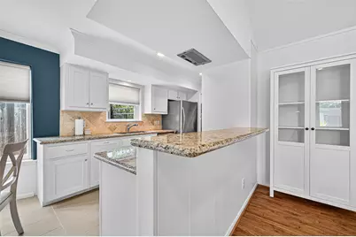 9327 Meadowcroft Drive, Houston, TX 77063 - Photo 13