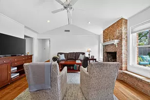 9327 Meadowcroft Dr, Houston, TX 77063 - Photo 9