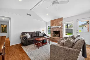 9327 Meadowcroft Dr, Houston, TX 77063 - Photo 7