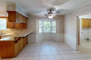 446 Countryside Dr, West Columbia, TX 77486 - Photo 9