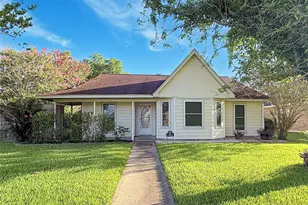 446 Countryside Dr, West Columbia, TX 77486 - Photo 1