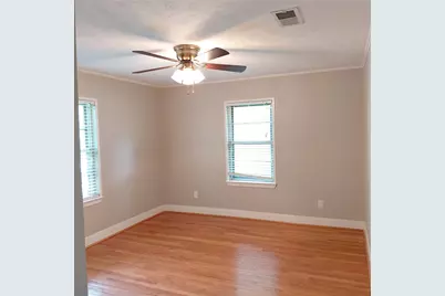 8106 Lorrie Drive, Houston, TX 77025 - Photo 9