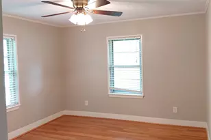 8106 Lorrie Dr, Houston, TX 77025 - Photo 9