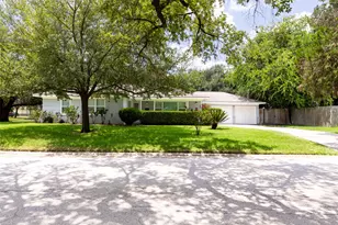 8106 Lorrie Dr, Houston, TX 77025 - Photo 21