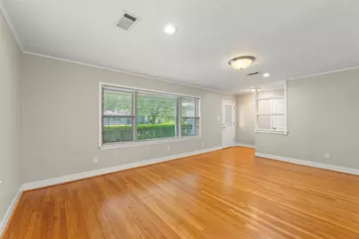 8106 Lorrie Drive, Houston, TX 77025 - Photo 19