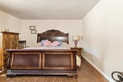 6651 Crestmont Street, Houston, TX 77033 - Photo 15