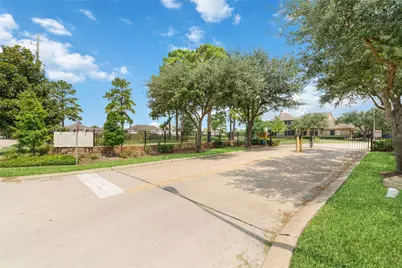 8030 Loyel Pointe Drive, Houston, TX 77064 - Photo 25