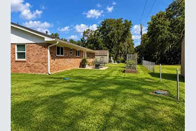 504 Edgewater Street, Clute, TX 77531 - Photo 15
