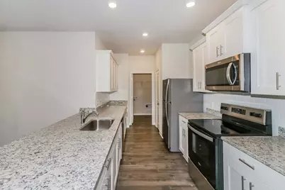 8102 Sunberry Shadow Drive, Houston, TX 77016 - Photo 7