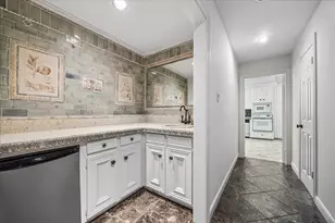 2522 Nantucket Dr, Houston, TX 77057 - Photo 17