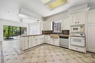 2522 Nantucket Dr, Houston, TX 77057 - Photo 13