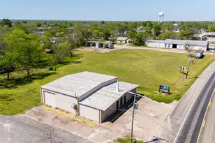 601 N May St, Madisonville, TX 77864 - Photo 1
