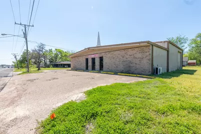 601 N May Street, Madisonville, TX 77864 - Photo 3