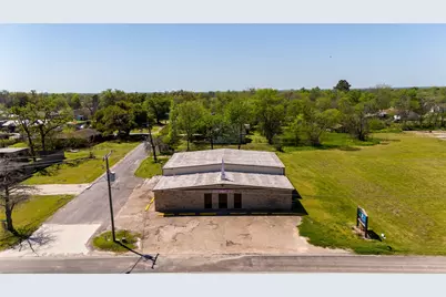 601 N May Street, Madisonville, TX 77864 - Photo 1