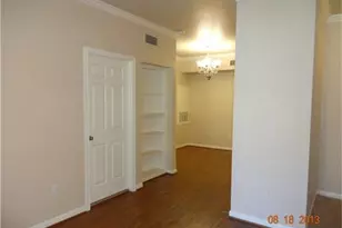 2255 Braeswood Park Dr, Houston, TX 77030 - Photo 3