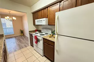 17401 Red Oak Dr, Houston, TX 77090 - Photo 3