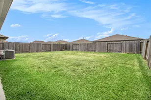 1823 William Scott St, Baytown, TX 77523 - Photo 27